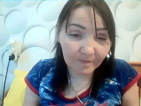 ClaireSunset online show from April 30, 5:30 pm