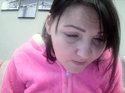 ClaireSunset online show from May 17, 5:42 pm