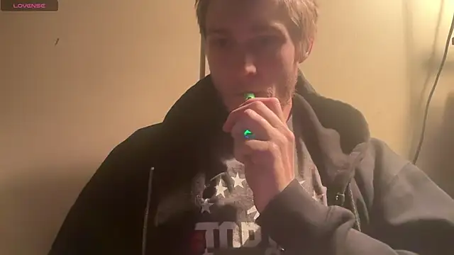 Snapshot of anomalies_ig chatting on December 14, 6:52 am anomalies ig online show from December 14, 6:52 am