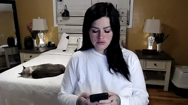 Snapshot of TexasTattooedHouseWife chatting on February 25, 12:24 pm TexasTattooedHouseWife online show from February 25, 12:24 pm