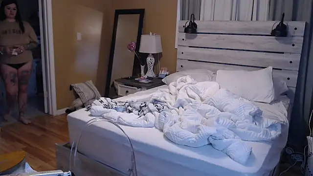 Snapshot of TexasTattooedHouseWife chatting on March 19, 2:46 pm TexasTattooedHouseWife online show from March 19, 2:46 pm