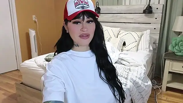 Snapshot of TexasTattooedHouseWife chatting on October 10, 12:26 pm TexasTattooedHouseWife online show from October 10, 12:26 pm