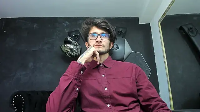 Snapshot of Loggan_donnelly chatting on September 29, 8:24 pm Loggan donnelly online show from September 29, 8:24 pm