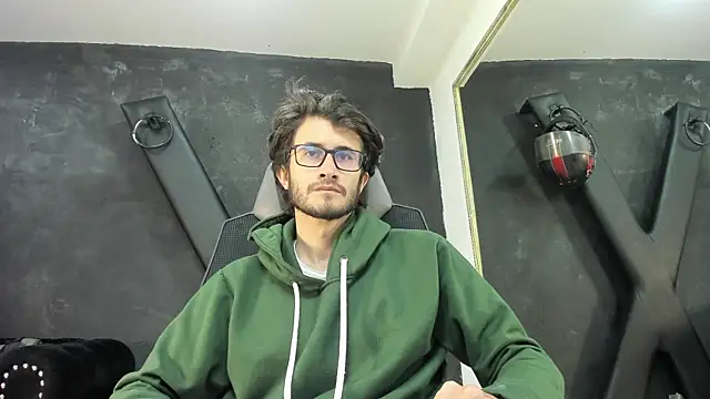 Snapshot of Loggan_donnelly chatting on October 12, 8:08 pm Loggan donnelly online show from October 12, 8:08 pm