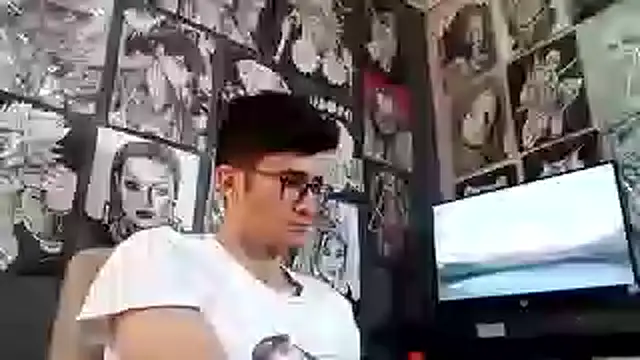 Loggan donnelly online show from December 5, 6:15 pm