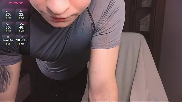 handsome guy01 online show from February 14, 10:58 pm