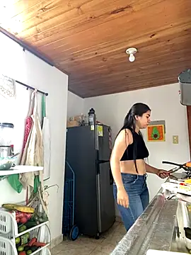 LorenaAmerica online show from December 4, 5:00 pm