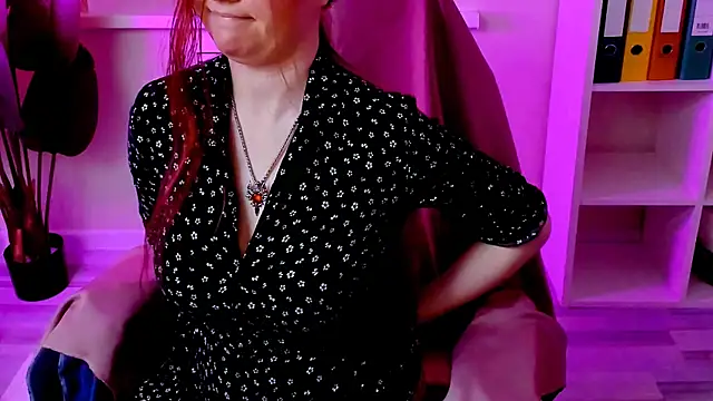 CarolGiggly online show from December 21, 11:34 pm