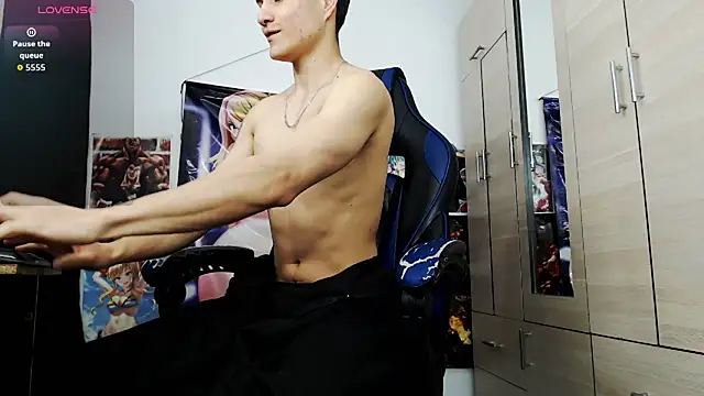 Snapshot of sr_jaeger chatting on April 8, 12:05 pm sr jaeger online show from April 8, 12:05 pm
