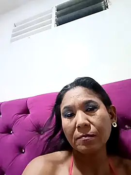 Snapshot of tiffany_Bitch chatting on May 2, 12:37 am tiffany Bitch online show from May 2, 12:37 am
