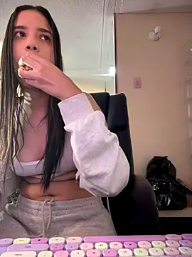 Snapshot of Praga_Pink chatting on October 3, 11:02 pm Praga Pink online show from October 3, 11:02 pm