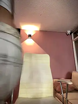 Snapshot of Praga_Pink chatting on October 12, 2:21 am Praga Pink online show from October 12, 2:21 am