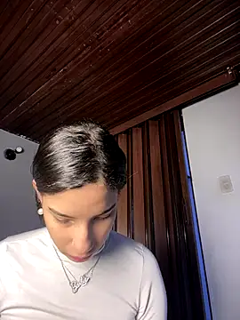 Snapshot of Praga_Pink chatting on October 13, 11:10 am Praga Pink online show from October 13, 11:10 am