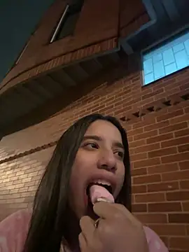 Snapshot of Praga_Pink chatting on February 11, 1:10 am Praga Pink online show from February 11, 1:10 am