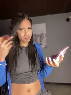 Snapshot of Praga_Pink chatting on February 24, 3:15 am Praga Pink online show from February 24, 3:15 am