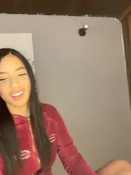 Snapshot of Praga_Pink chatting on March 2, 11:11 pm Praga Pink online show from March 2, 11:11 pm