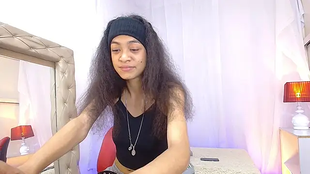 Snapshot of Aurora_ath chatting on February 26, 8:46 am Aurora ath online show from February 26, 8:46 am