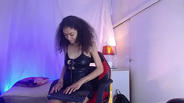 Snapshot of Aurora_ath chatting on March 3, 10:59 pm Aurora ath online show from March 3, 10:59 pm