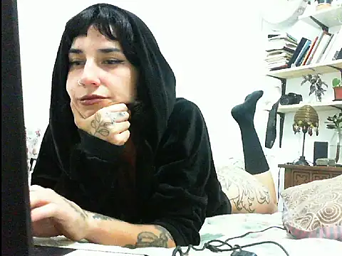 Snapshot of -cyberbruja- chatting on February 28, 1:47 am -cyberbruja- online show from February 28, 1:47 am