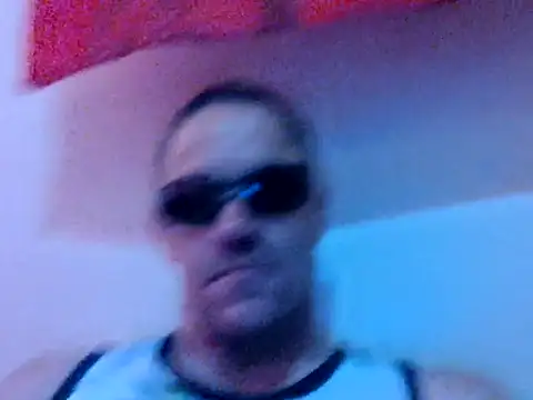 Snapshot of whitevegas69 chatting on September 26, 8:18 am whitevegas69 online show from September 26, 8:18 am