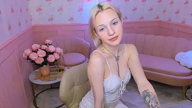 VelvetVixen155 online show from December 13, 6:21 am