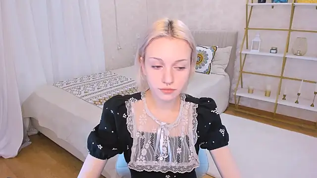 VelvetVixen155 online show from December 14, 3:18 am