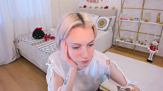 VelvetVixen155 online show from December 23, 7:38 am