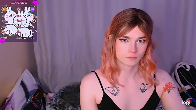 Snapshot of Alice_Hells chatting on December 18, 5:37 am Alice Hells online show from December 18, 5:37 am