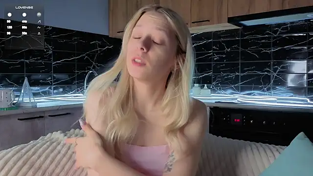 EngelFugler online show from December 19, 1:23 am