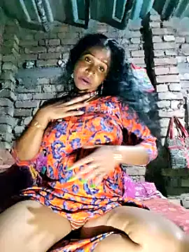 Hotty-dola online show from February 1, 5:05 pm