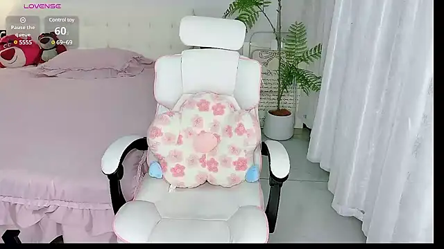 -Wendy   online show from March 4, 3:04 pm