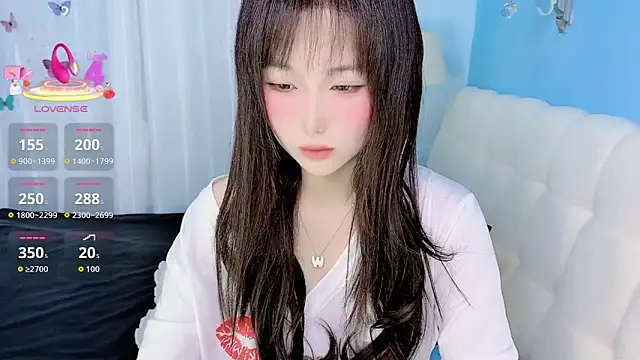 Snapshot of -Wendy__ chatting on May 10, 4:17 am -Wendy online show from May 10, 4:17 am