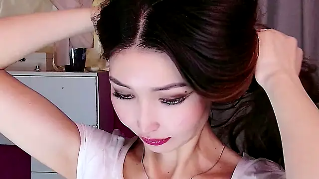 honey yani online show from December 16, 2:15 am