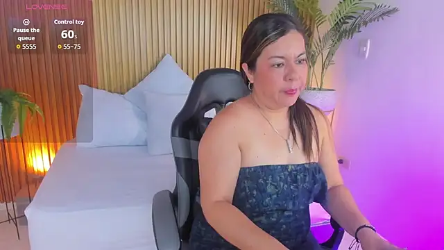 Snapshot of nahia_13 chatting on April 23, 1:02 pm nahia 13 online show from April 23, 1:02 pm