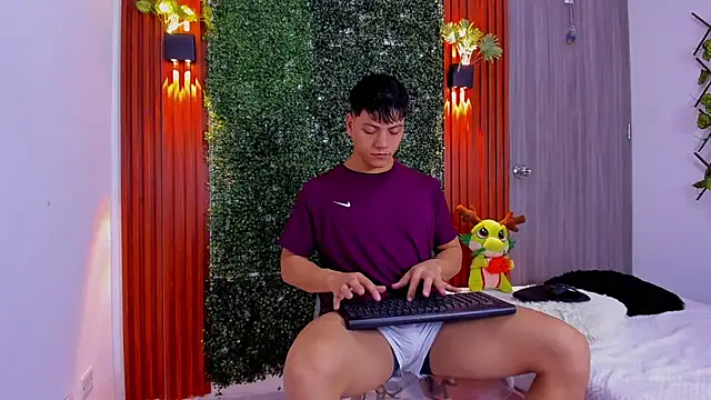 Valentino  X online show from September 20, 2:07 pm