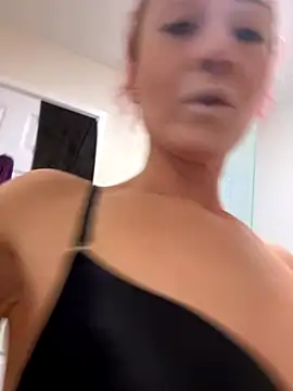 SweetSolez online show from September 20, 8:10 pm