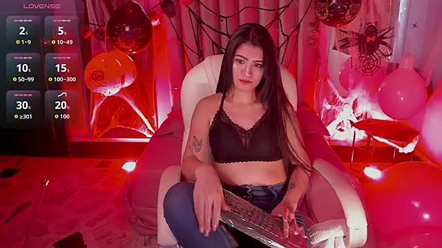 Snapshot of lunaalynch chatting on October 22, 8:41 pm lunaalynch online show from October 22, 8:41 pm