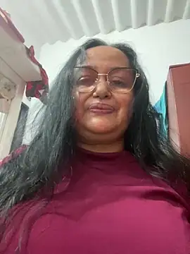 Snapshot of GiaNahomi chatting on January 1, 1:04 am GiaNahomi online show from January 1, 1:04 am