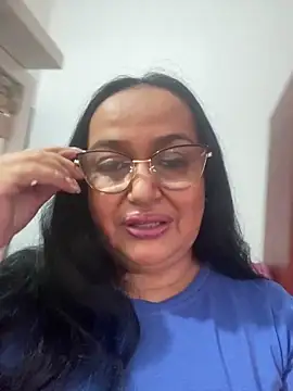 Snapshot of GiaNahomi chatting on January 10, 10:25 pm GiaNahomi online show from January 10, 10:25 pm