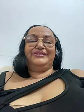 Snapshot of GiaNahomi chatting on January 12, 3:39 am GiaNahomi online show from January 12, 3:39 am