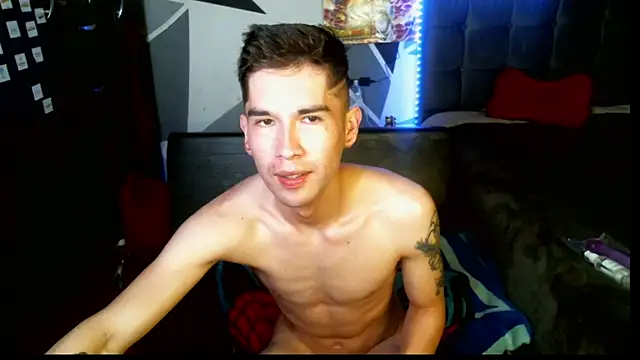 Snapshot of samael1107 chatting on December 3, 3:09 am samael1107 online show from December 3, 3:09 am