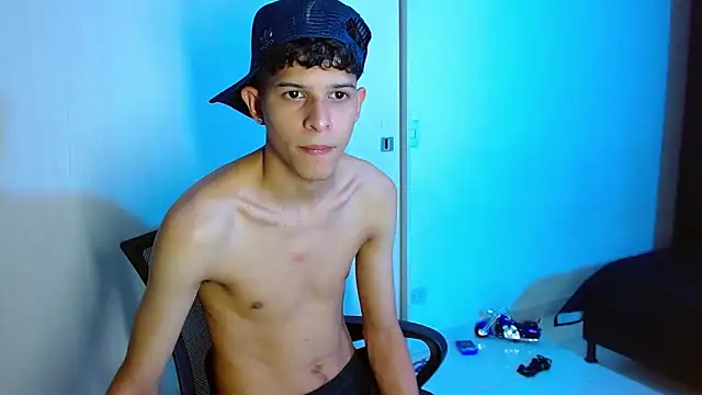 Snapshot of LiamGadiell chatting on March 9, 12:53 am LiamGadiell online show from March 9, 12:53 am