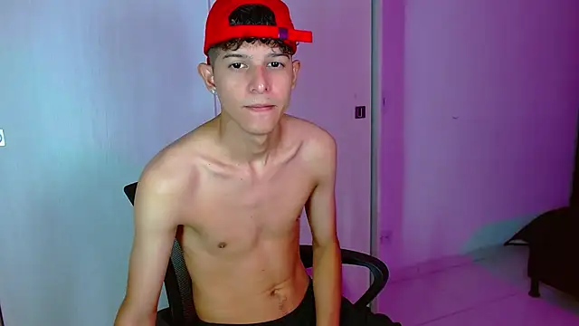 Snapshot of LiamGadiell chatting on March 20, 9:24 pm LiamGadiell online show from March 20, 9:24 pm