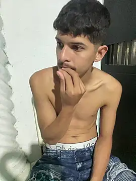 Snapshot of LiamGadiell chatting on April 9, 2:33 am LiamGadiell online show from April 9, 2:33 am