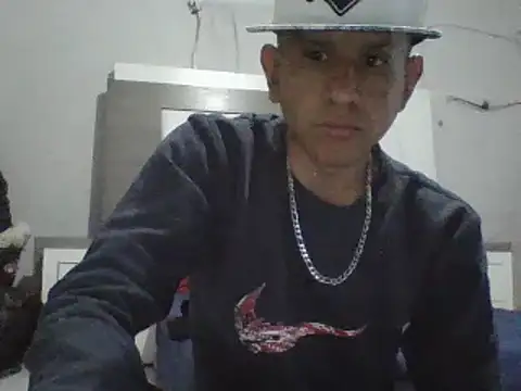 Snapshot of oiram27 chatting on March 9, 5:55 am oiram27 online show from March 9, 5:55 am