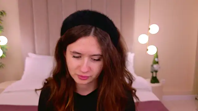 milaleoneli online show from January 10, 5:02 pm