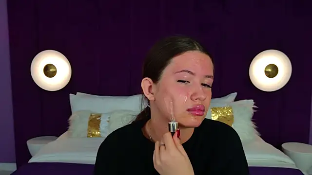 milaleoneli online show from March 18, 12:36 pm