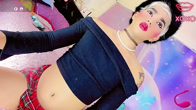 Snapshot of Thalia_girl21 chatting on March 24, 1:32 am Thalia girl21 online show from March 24, 1:32 am
