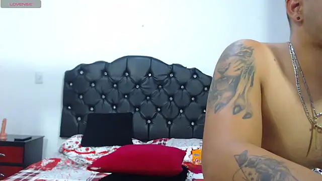 Group Lustt online show from January 22, 6:31 am