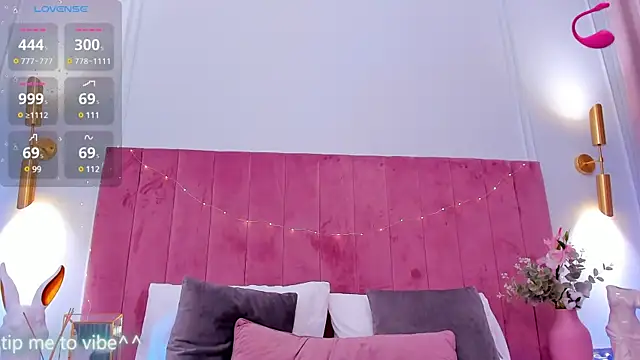 Snapshot of Mayzzie chatting on March 13, 2:49 am Mayzzie online show from March 13, 2:49 am